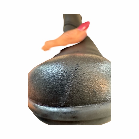 Clark’s black bootie with 2 inch heel size 8 ultimate comfort collection - Picture 9 of 11